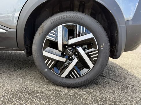 Used 2026 Nissan Kicks SV FWD image 4
