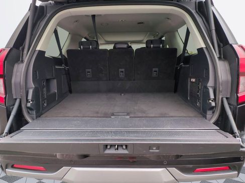 Used 2025 Ford Expedition Max Platinum AWD/4WD image 24