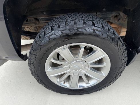 Used 2015 Chevrolet Silverado 1500 High Country w/ High Country Premium Package AWD/4WD image 20