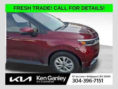Used 2024 Kia Carnival LX FWD image 1