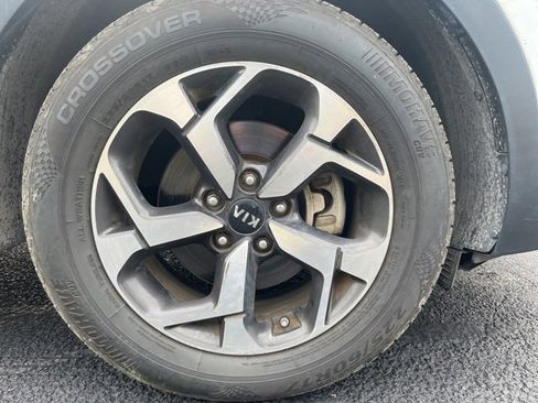 Used 2020 Kia Sportage LX image 9