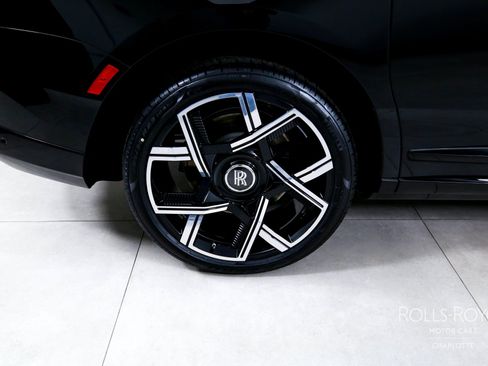 Used 2026 Rolls-Royce Cullinan Black Badge AWD/4WD image 41