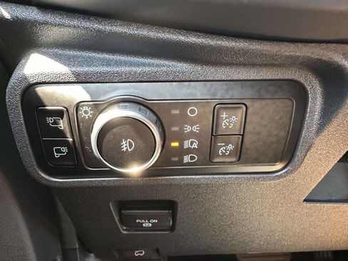 Used 2025 Ford Bronco Badlands AWD/4WD image 16