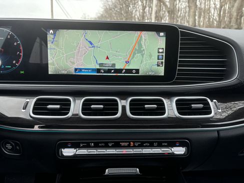 Used 2022 Mercedes-Benz GLS 450 4MATIC image 7