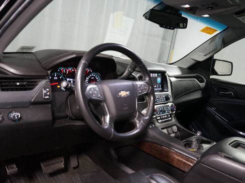 Used 2018 Chevrolet Suburban LT w/ Luxury Package image 7