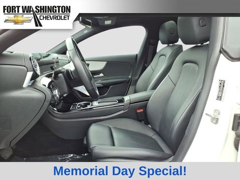 Used 2025 Mercedes-Benz CLA 250 4MATIC image 8