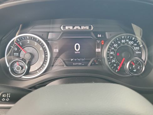 Used 2022 RAM 1500 Big Horn RWD image 32