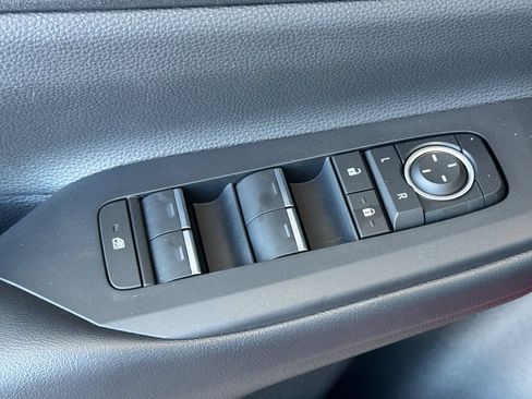 New 2026 Toyota Prius Plug-In Hybrid FWD image 14
