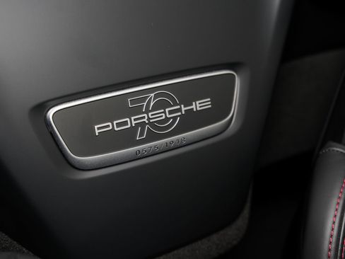 Used 2019 Porsche 911 Speedster RWD image 31
