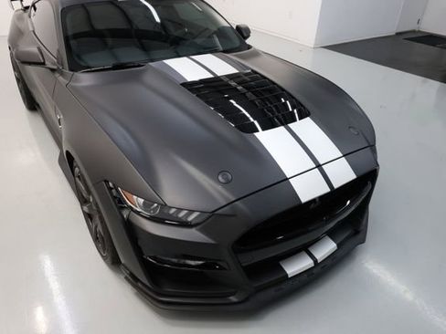 Used 2021 Ford Mustang Shelby GT500 w/ Carbon Fiber Track Pack RWD image 57