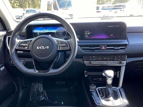 Used 2025 Kia Seltos SX w/ SX Sunroof Package image 15