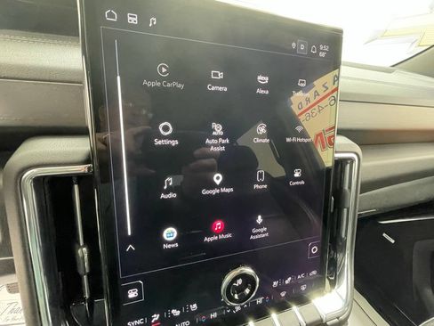 Used 2025 GMC Yukon Denali AWD/4WD image 27