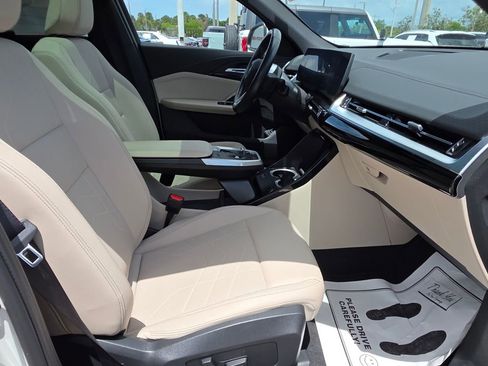 Used 2025 BMW X2 xDrive28i image 10