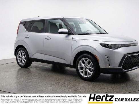Used 2025 Kia Soul LX w/ LX Technology Package FWD image 1