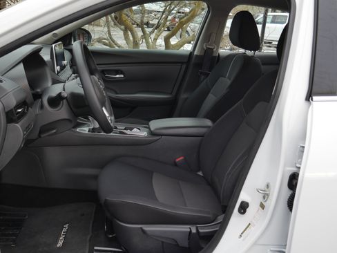 Certified 2023 Nissan Sentra SV image 3