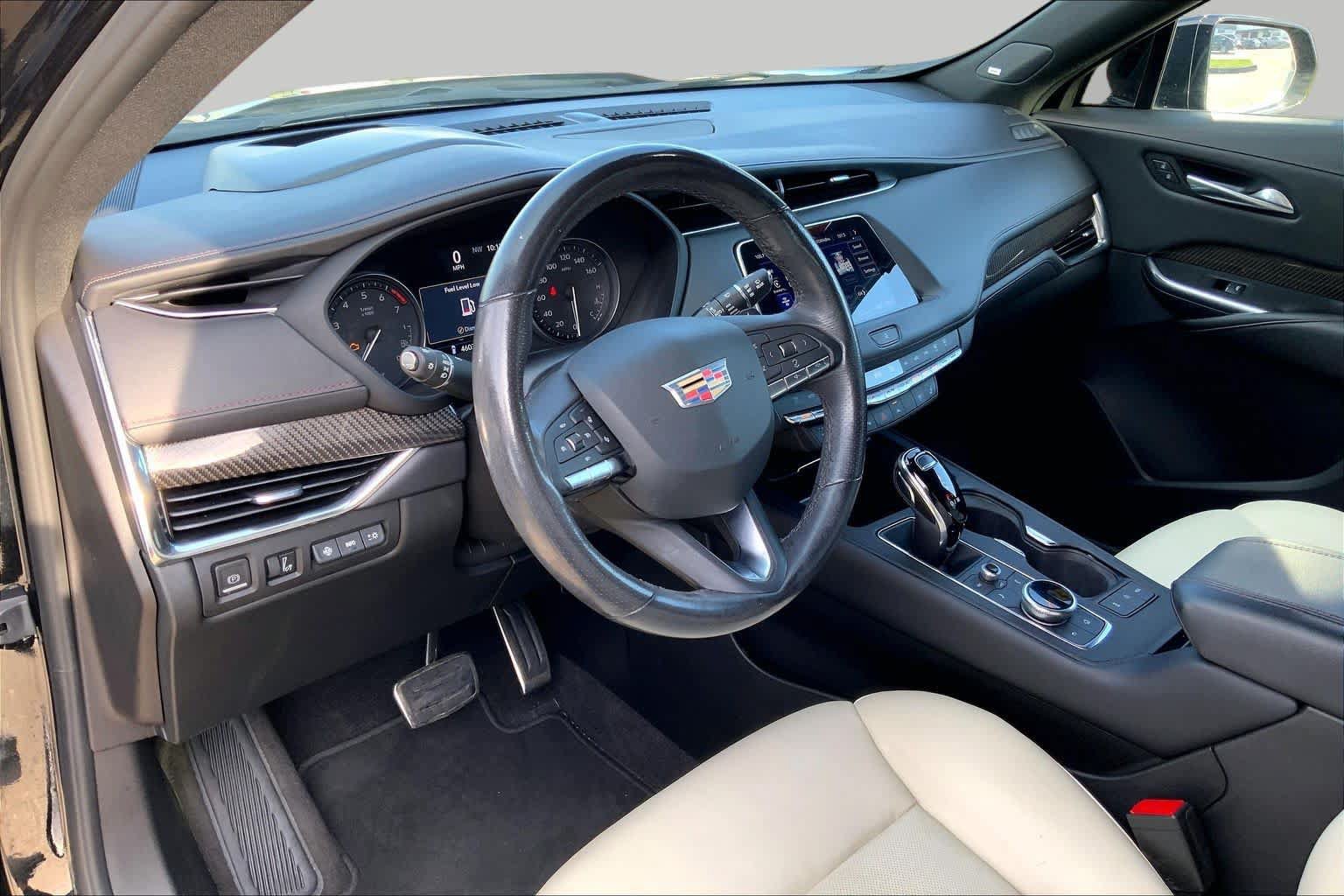 Used 2023 Cadillac XT4 Sport FWD image 17