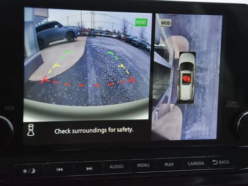 Used 2022 Nissan Pathfinder Platinum w/ Cargo Package image 4