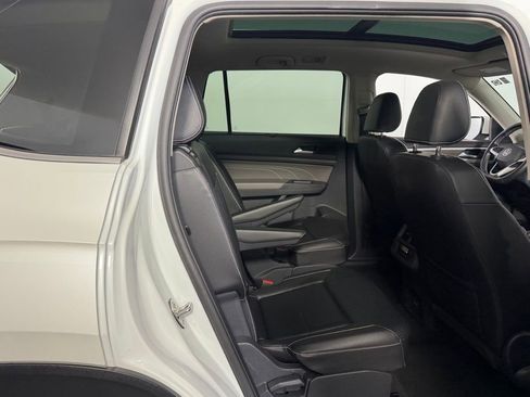 Used 2023 Volkswagen Atlas SEL AWD/4WD image 30