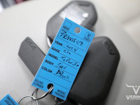 Used 2024 Kia Telluride EX w/ EX Captain's Chair Package FWD image 12