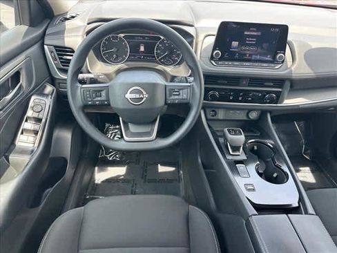 Used 2026 Nissan Rogue S FWD image 10