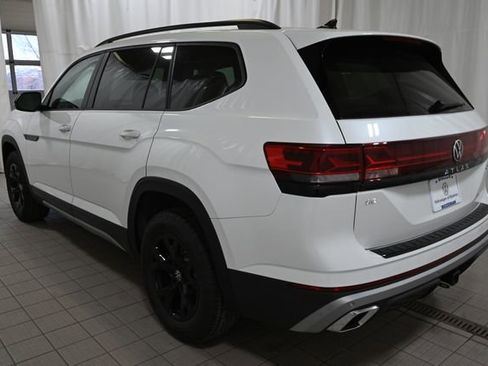New 2026 Volkswagen Atlas Peak Edition image 11