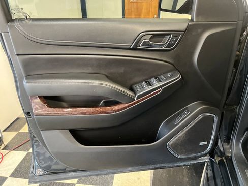 Used 2019 GMC Yukon SLT AWD/4WD image 37