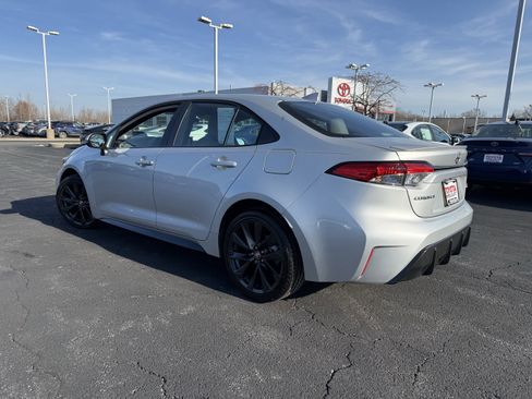 Used 2023 Toyota Corolla SE image 6