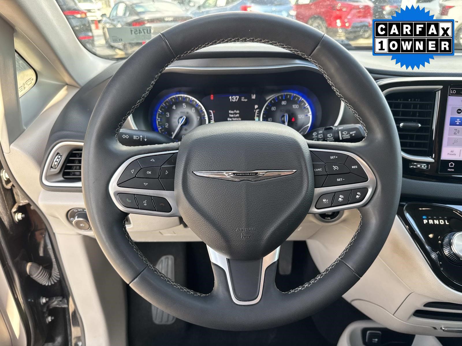 Used 2024 Chrysler Pacifica Touring-L FWD image 30
