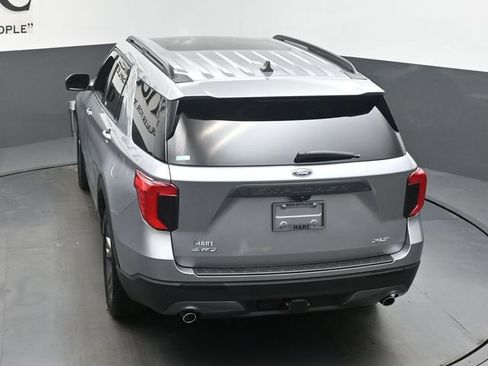 Used 2022 Ford Explorer XLT w/ Equipment Group 202A AWD/4WD image 60