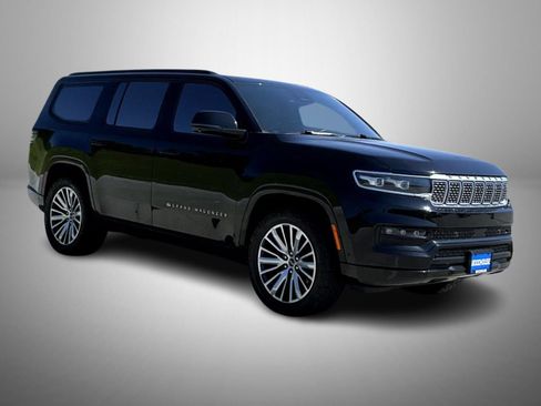 Used 2022 Jeep Grand Wagoneer Series III w/ Flexible Seating Group AWD/4WD image 3