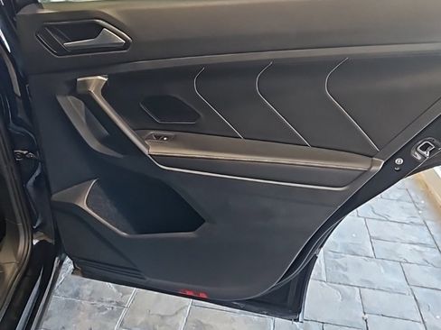 Used 2024 Volkswagen Tiguan SEL R-Line image 15