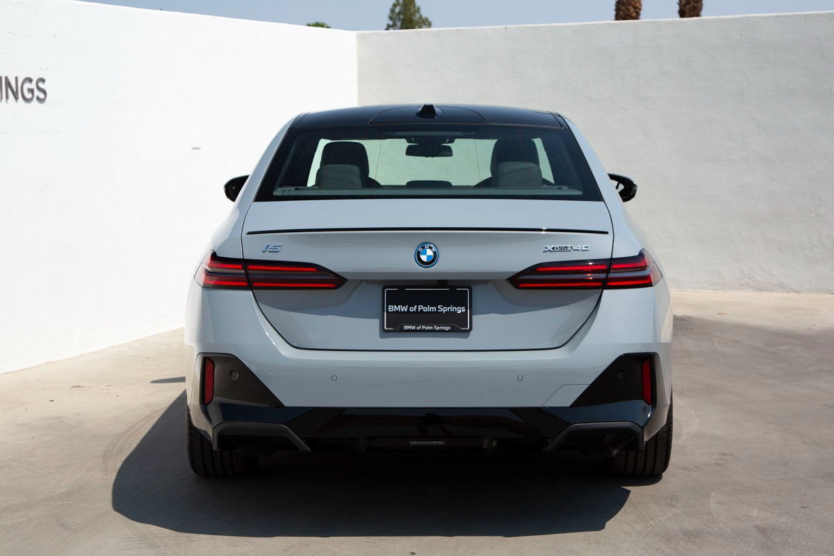 Used 2026 BMW i5 eDrive40 w/ Executive Package AWD/4WD image 7