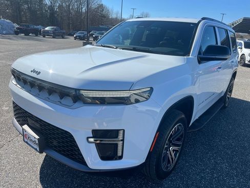 New 2026 Jeep Grand Wagoneer 4WD image 4
