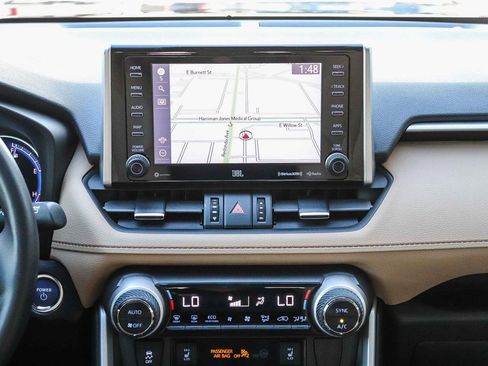 Used 2020 Toyota RAV4 Limited image 14