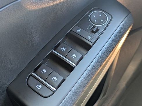 Used 2025 Kia Soul LX FWD image 21