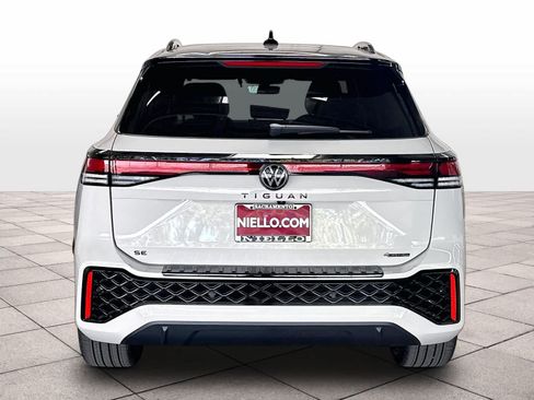New 2026 Volkswagen Tiguan SE R-Line AWD/4WD image 4