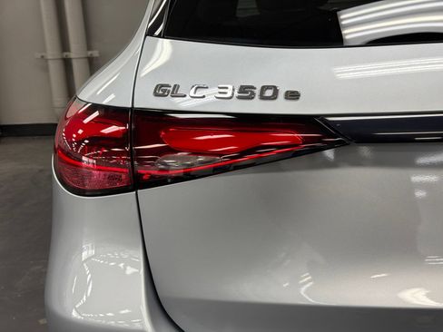 Used 2025 Mercedes-Benz GLC 350e 4MATIC image 14