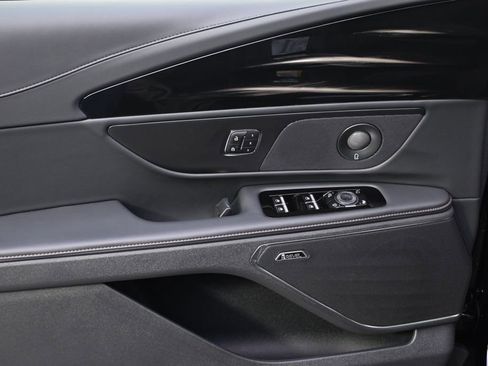 New 2026 Lincoln Nautilus Reserve AWD/4WD image 22
