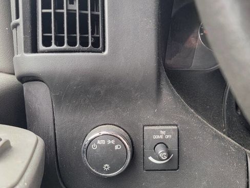 Used 2014 Chevrolet Express 2500 RWD image 13