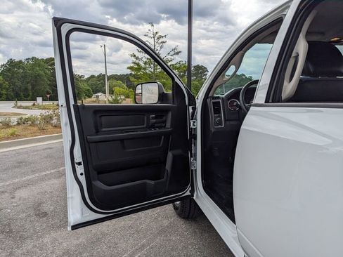 Used 2022 RAM 1500 Tradesman w/ Chrome Appearance Group AWD/4WD image 46