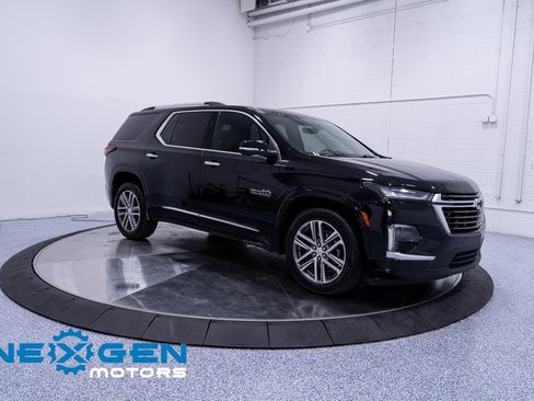 Used 2023 Chevrolet Traverse High Country image 2