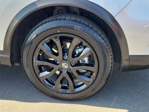 Used 2021 Nissan Rogue Sport S image 23