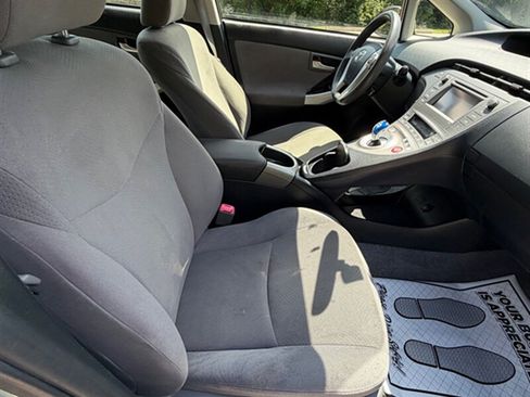 Used 2013 Toyota Prius Two FWD image 17