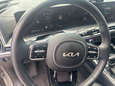 Used 2024 Kia Sorento S FWD image 21