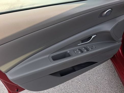 Used 2023 Hyundai Elantra SEL w/ Preferred Accessory Package FWD image 15