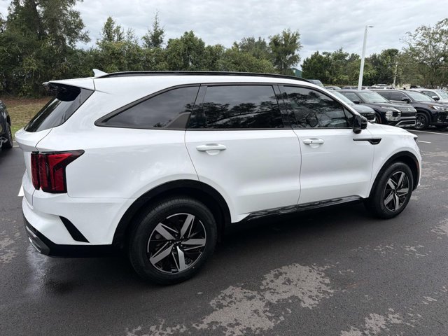 Used 2023 Kia Sorento S w/ Panoramic Sunroof Package FWD image 2