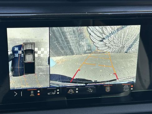 Used 2025 GMC Sierra 2500 AT4 w/ AT4 Premium Plus Package image 24