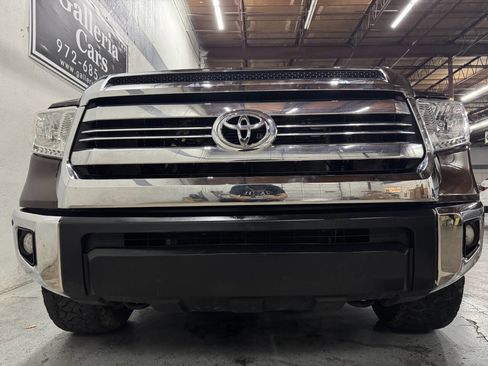 Used 2017 Toyota Tundra SR5 image 4