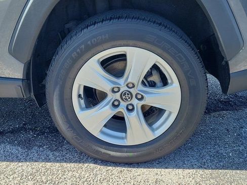 Used 2021 Toyota RAV4 XLE image 8