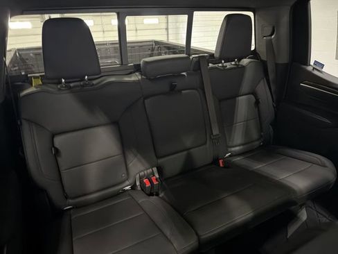 New 2026 Chevrolet Silverado 1500 RST w/ Redline Edition AWD/4WD image 16